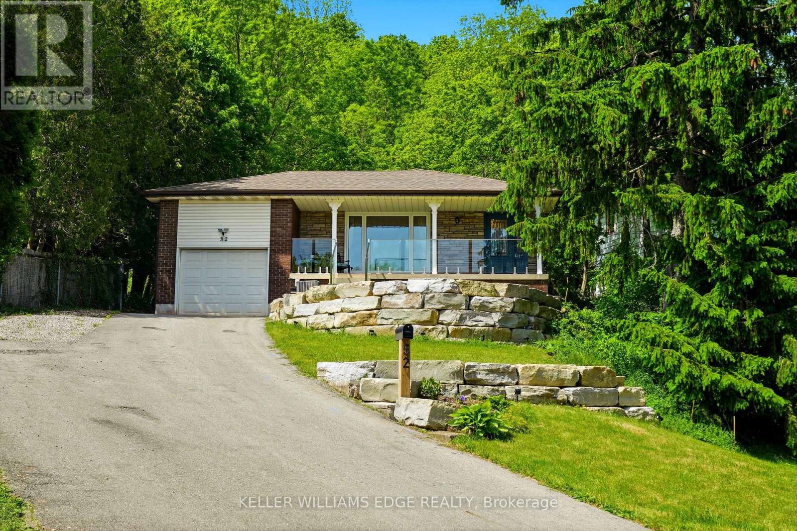 Detached at 52 PARKSIDE AVENUE, Hamilton