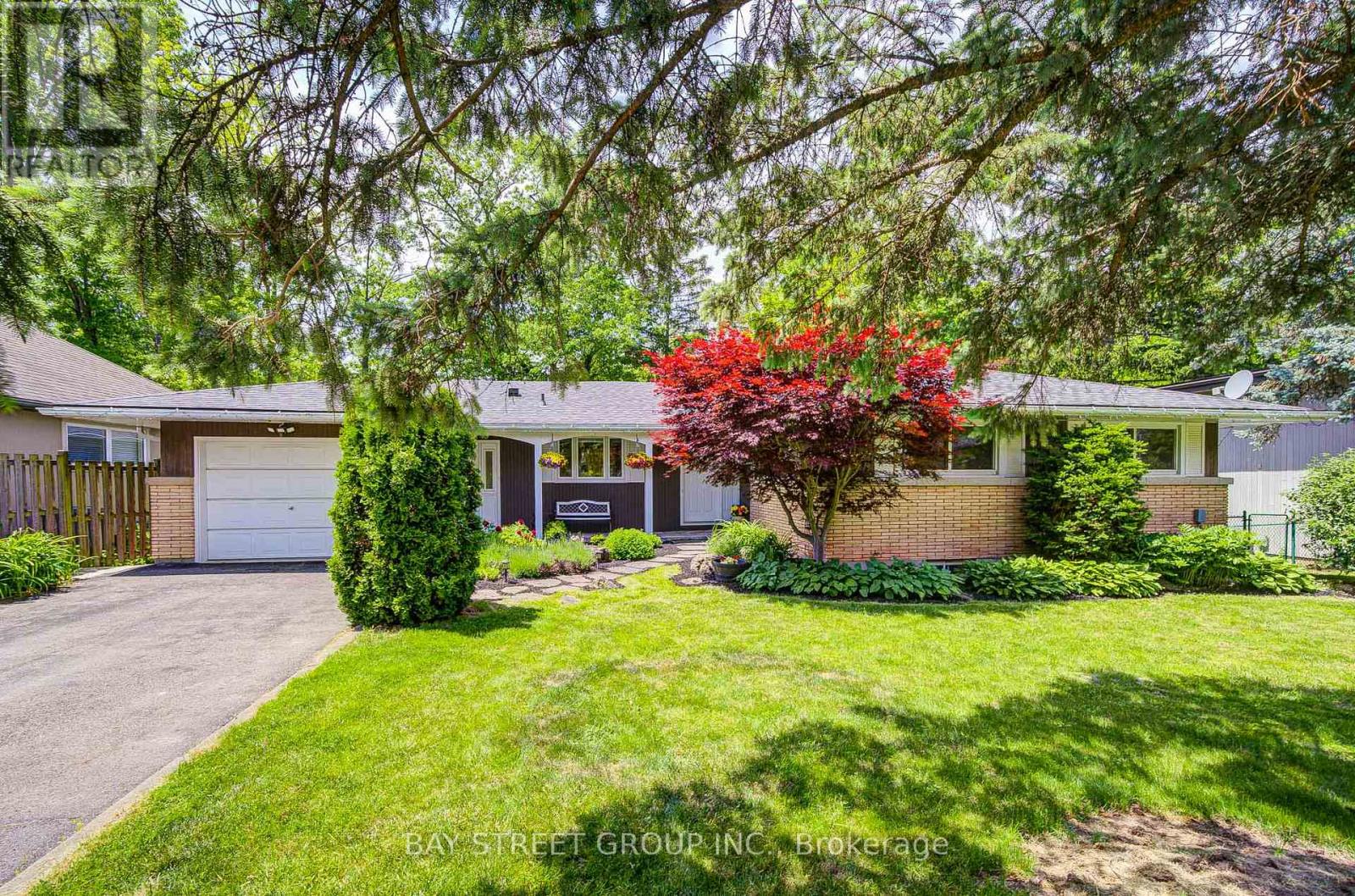 Detached at 88 MARSDALE DRIVE, St. Catharines
