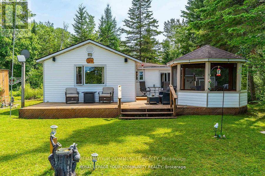 Detached at 1139 CANUCK TRAIL, Minden Hills