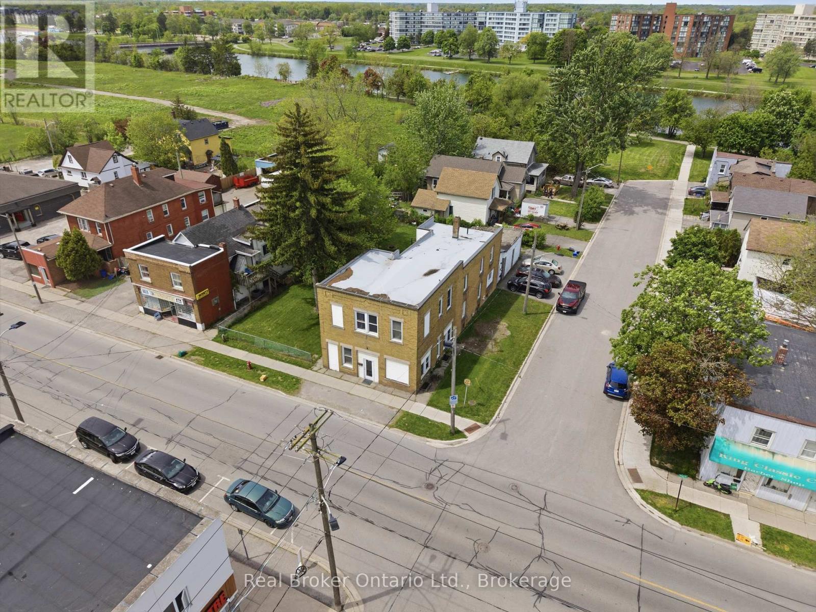 Multiplex at 247 KING STREET, Welland