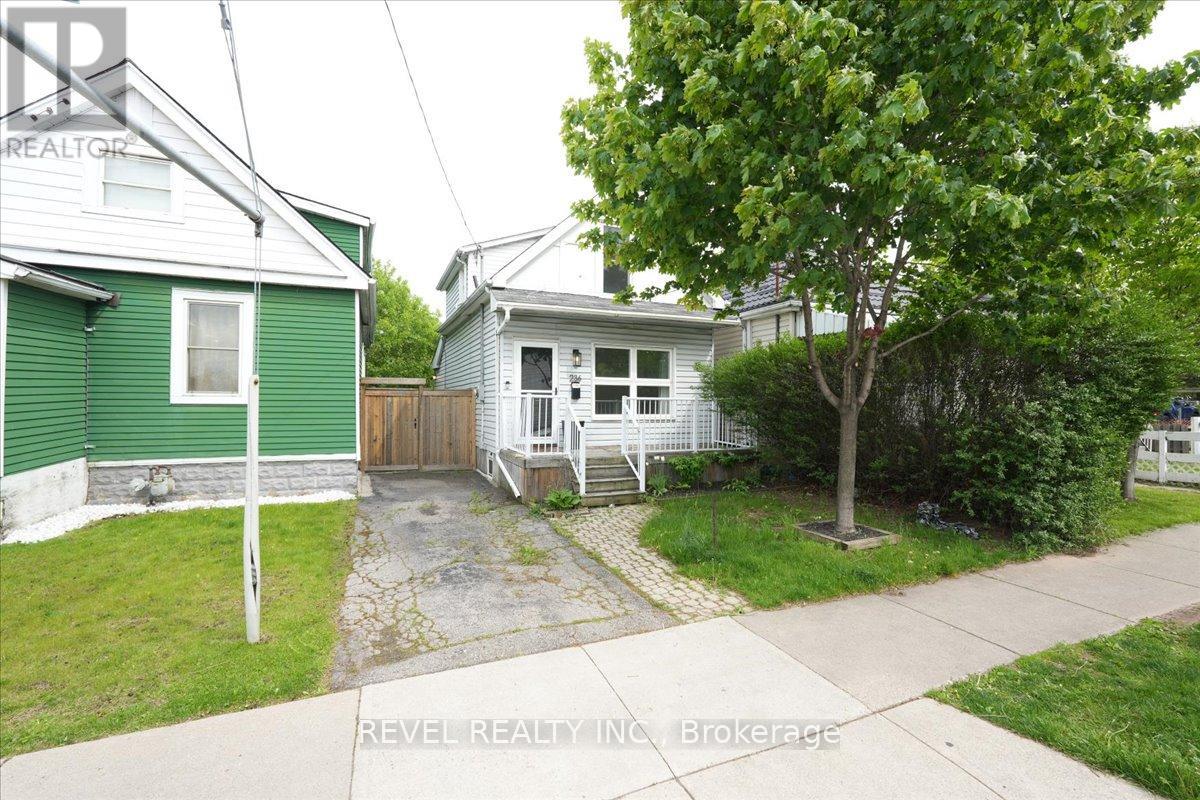 Detached at 236 COPE STREET, Hamilton