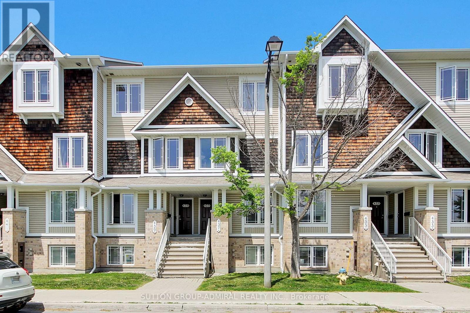 Townhouse at 439B CHAPMAN MILLS DRIVE, Ottawa