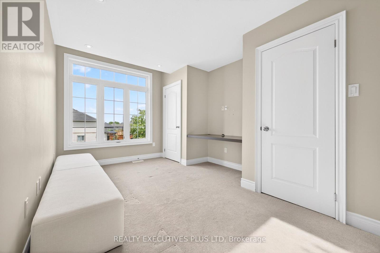 Detached at 1 SUNSET WAY, Thorold
