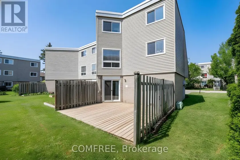 Townhouse at 26 - 60 ELMSDALE DRIVE, Kitchener