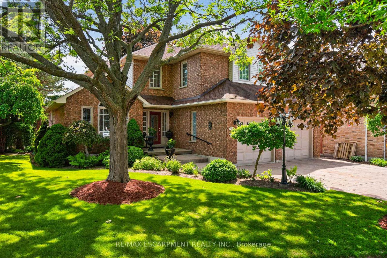 Detached at 21 FERN AVENUE, Hamilton (Waterdown)