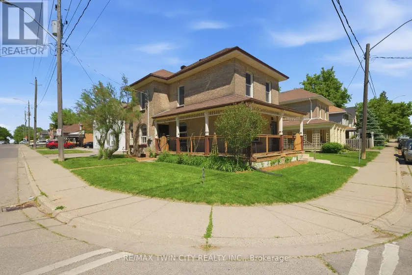 Detached at 76 BROCK STREET, Brantford
