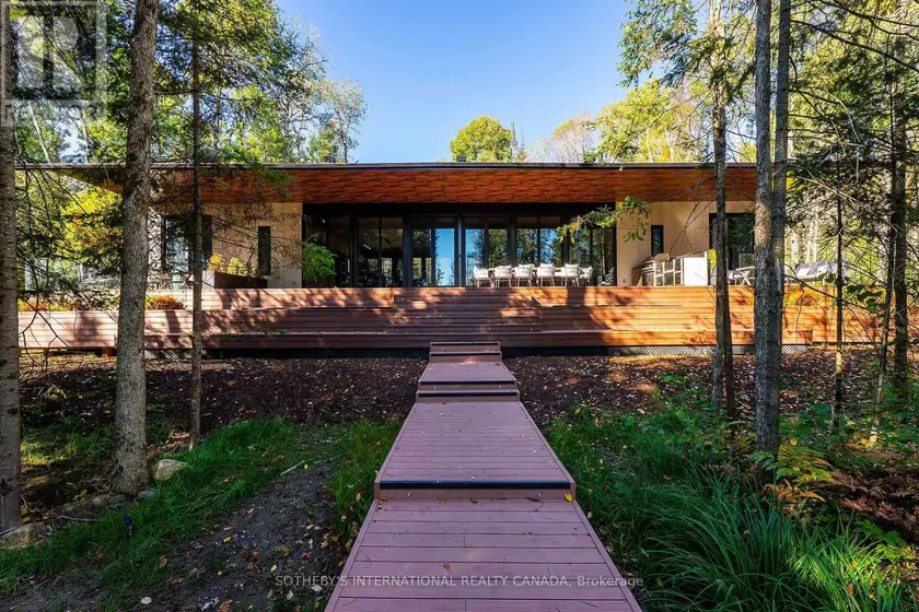 Detached at 1445 PICKEREL JACK LAKE ROAD E, Burk's Falls