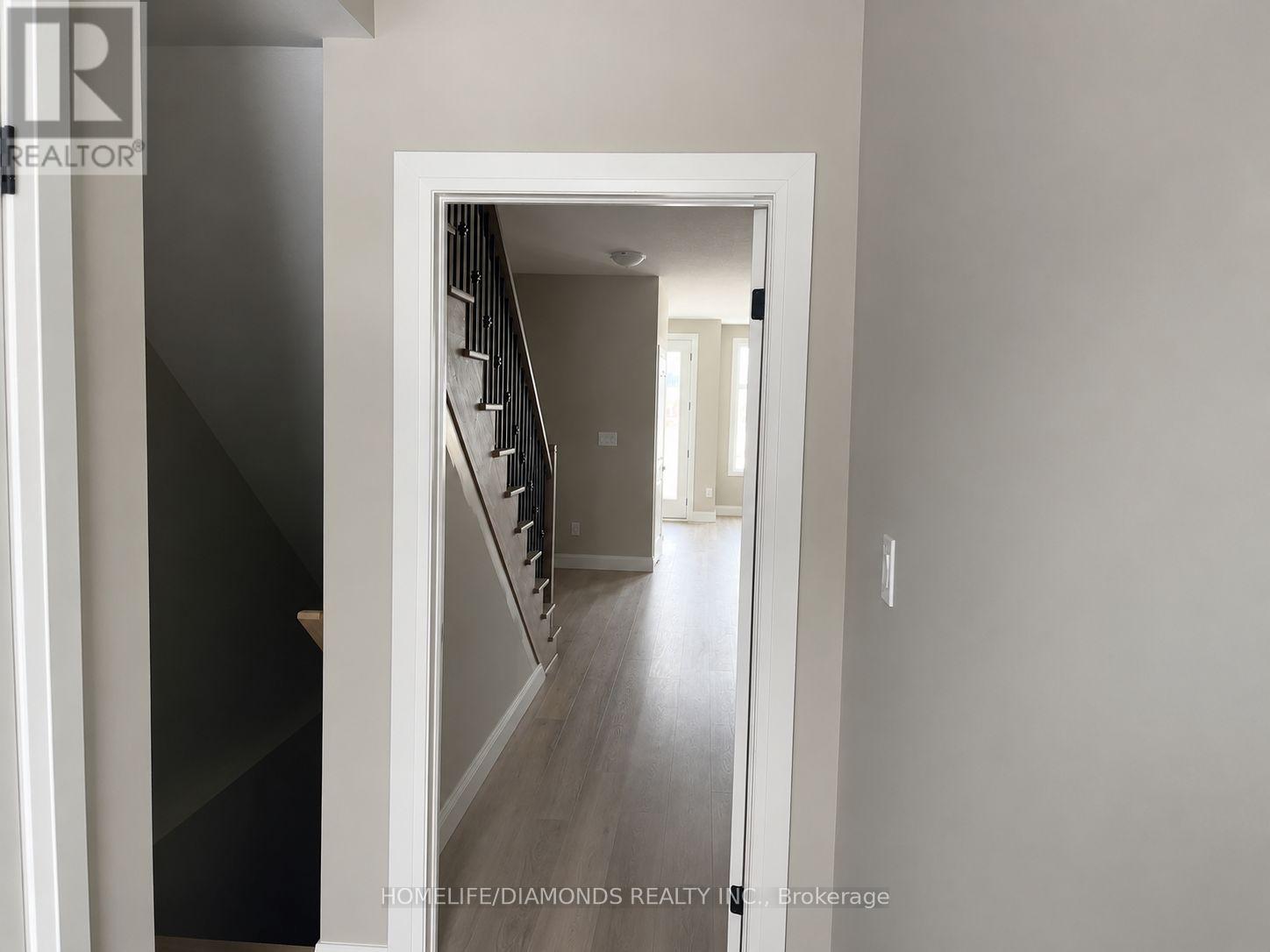 Townhouse at 60 KEYSTONE TRAIL, Welland