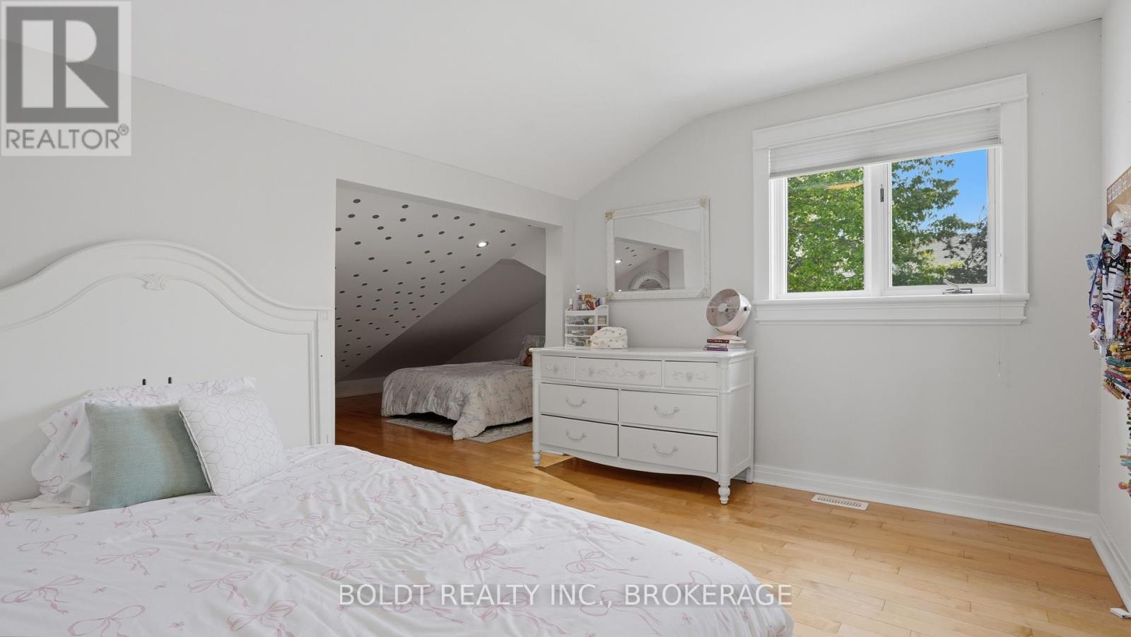 Detached at 10 WESTWOOD DRIVE, Port Colborne