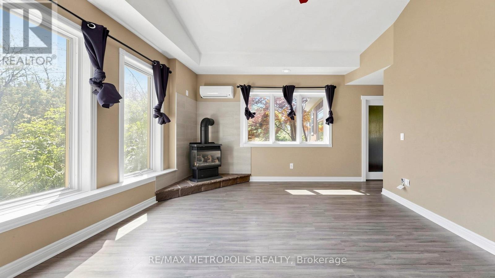 Detached at 3949 GREENLANE ROAD, Lincoln