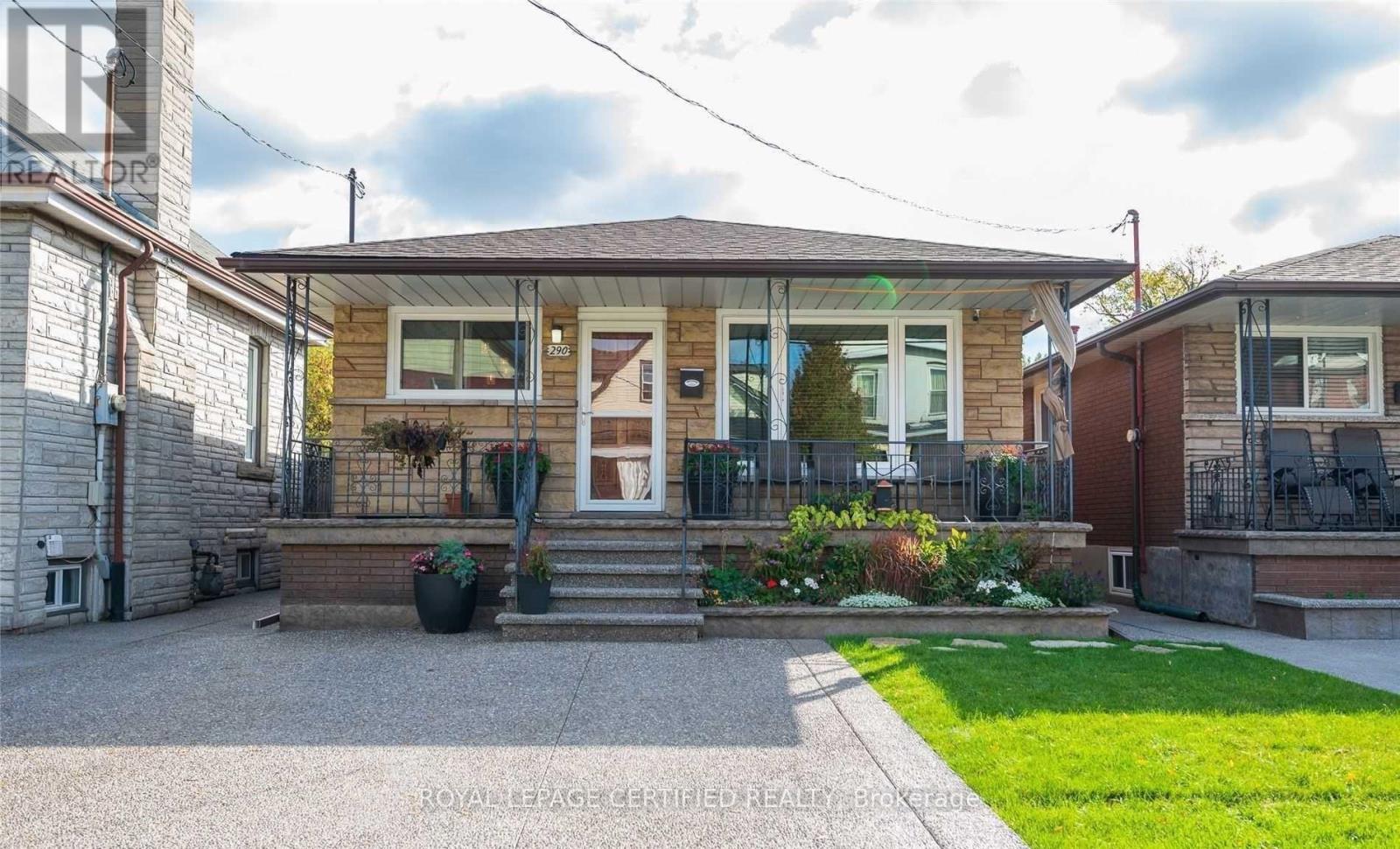 Detached at 290 BALMORAL AVENUE N, Hamilton (Crown Point)