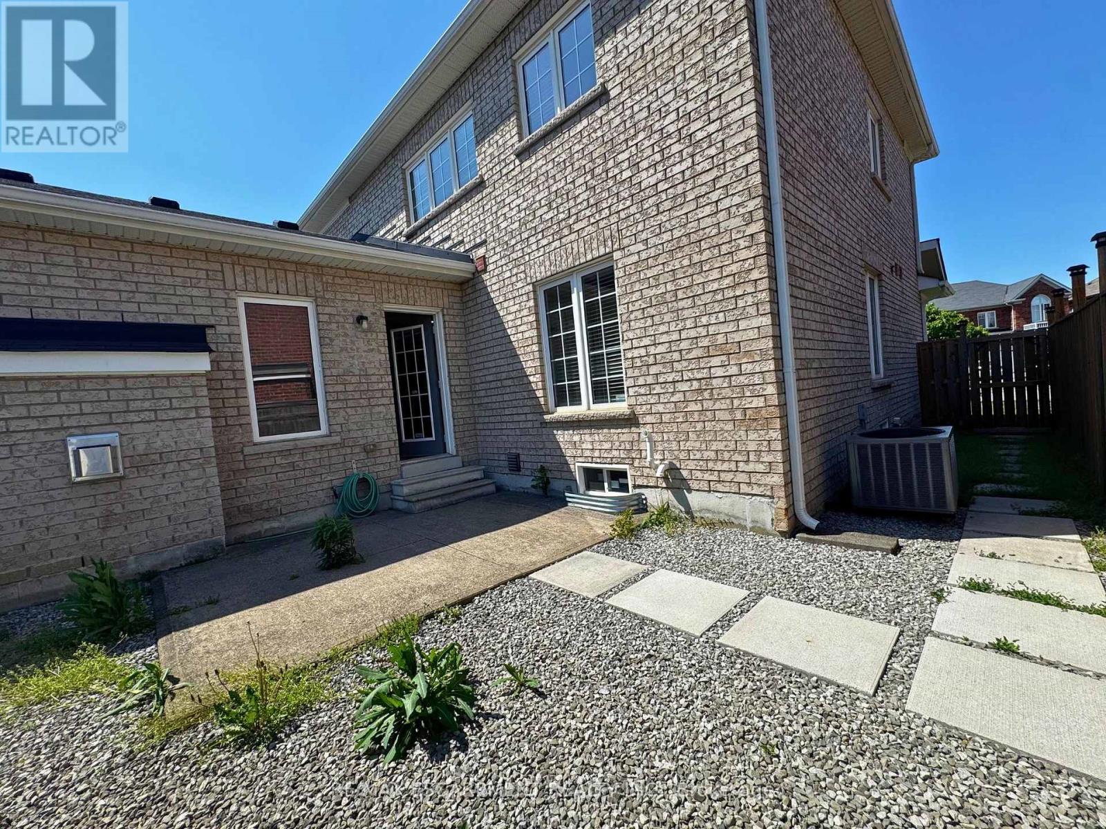 Semi-Detached/Link at 11 KEITH CRESCENT, St. Catharines