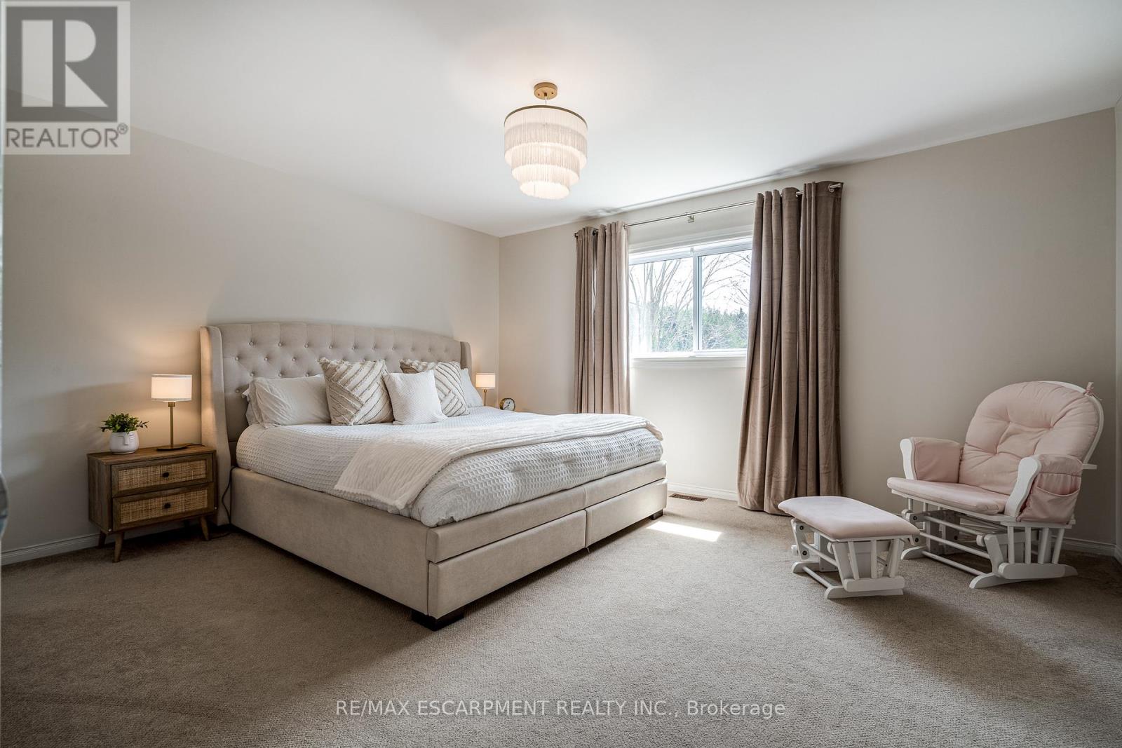Townhouse at 24 - 10 DAVIDSON BOULEVARD, Hamilton