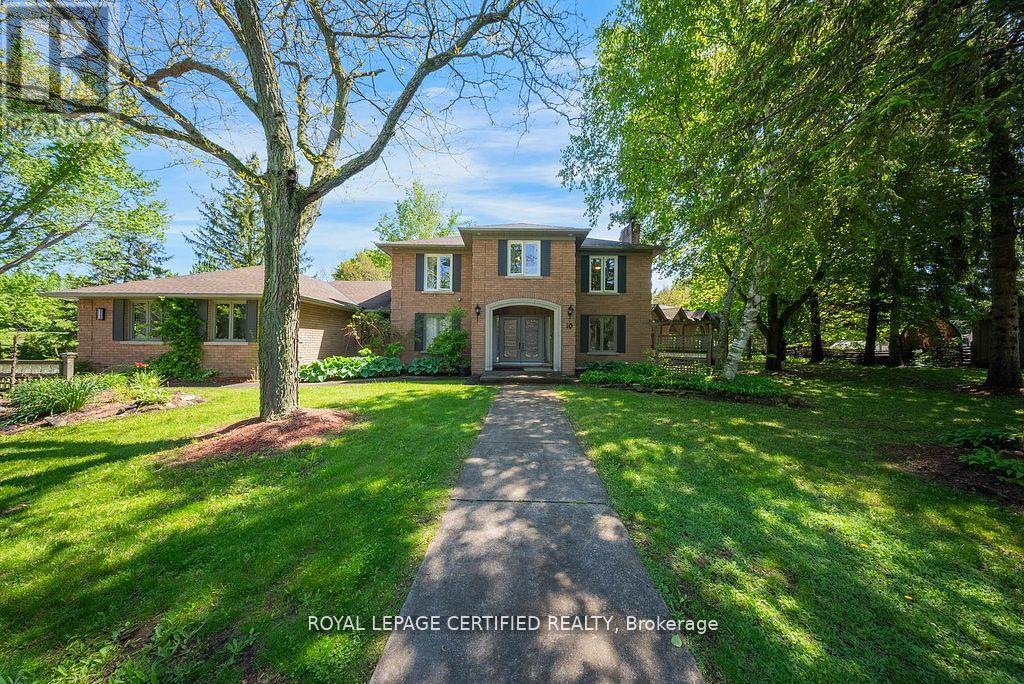 Detached at 10 KARENDALE CRESCENT, Hamilton (Freelton)