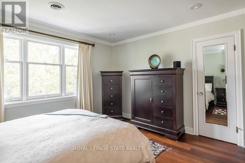 Detached at 12 BOND STREET S, Hamilton