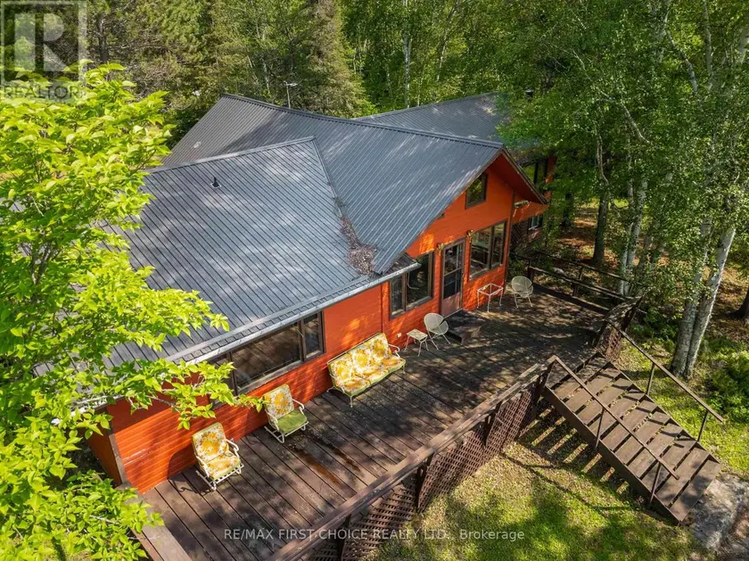 Detached at S986 WINNIPEG RIVER, Kenora Remote Area