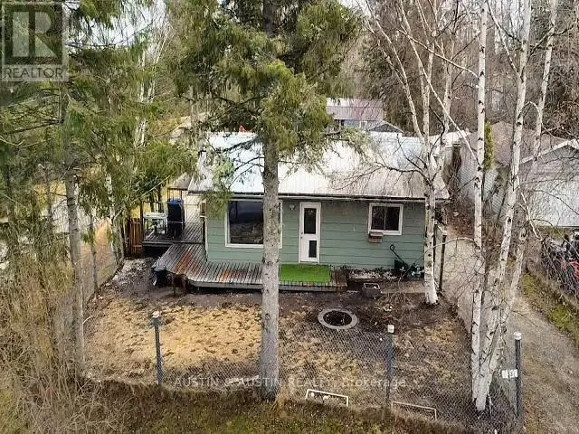 Detached at 33 VICTORIA STREET N, Kenora Remote Area