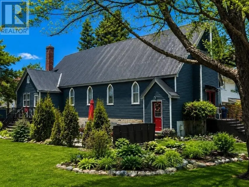 Detached at 19 WHITE BOULEVARD, Red Rock