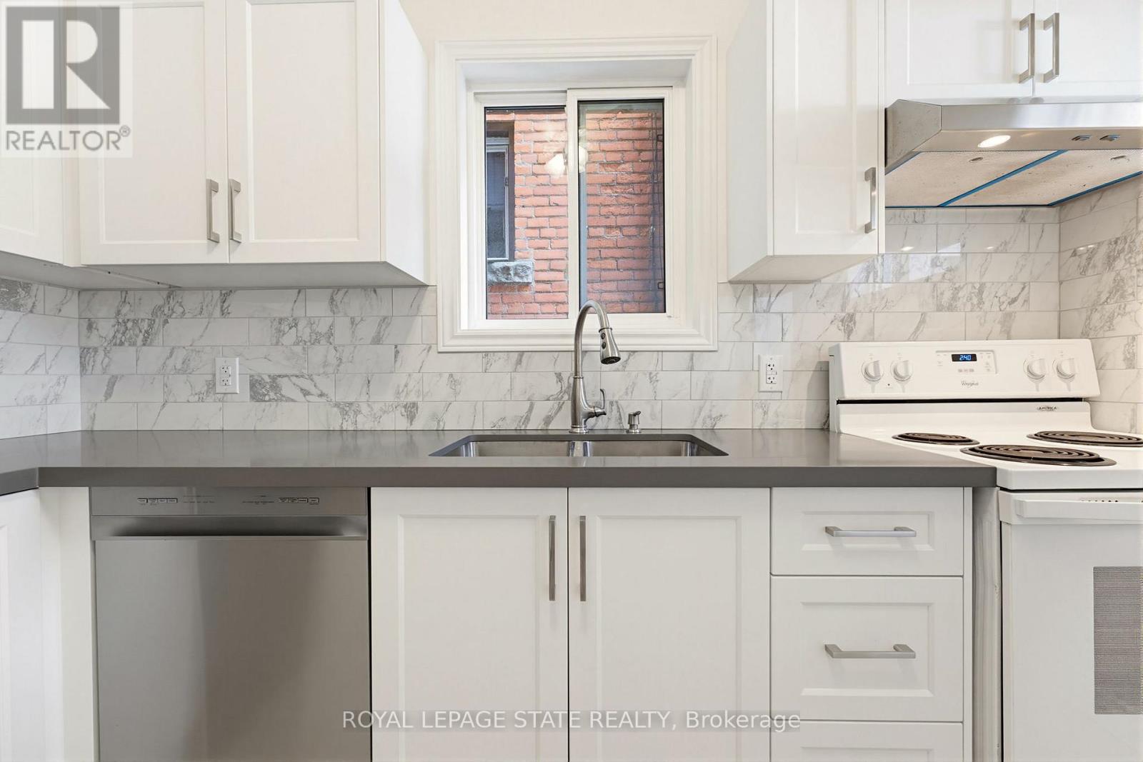 Detached at 1 - 25 STRATHCONA AVENUE S, Hamilton