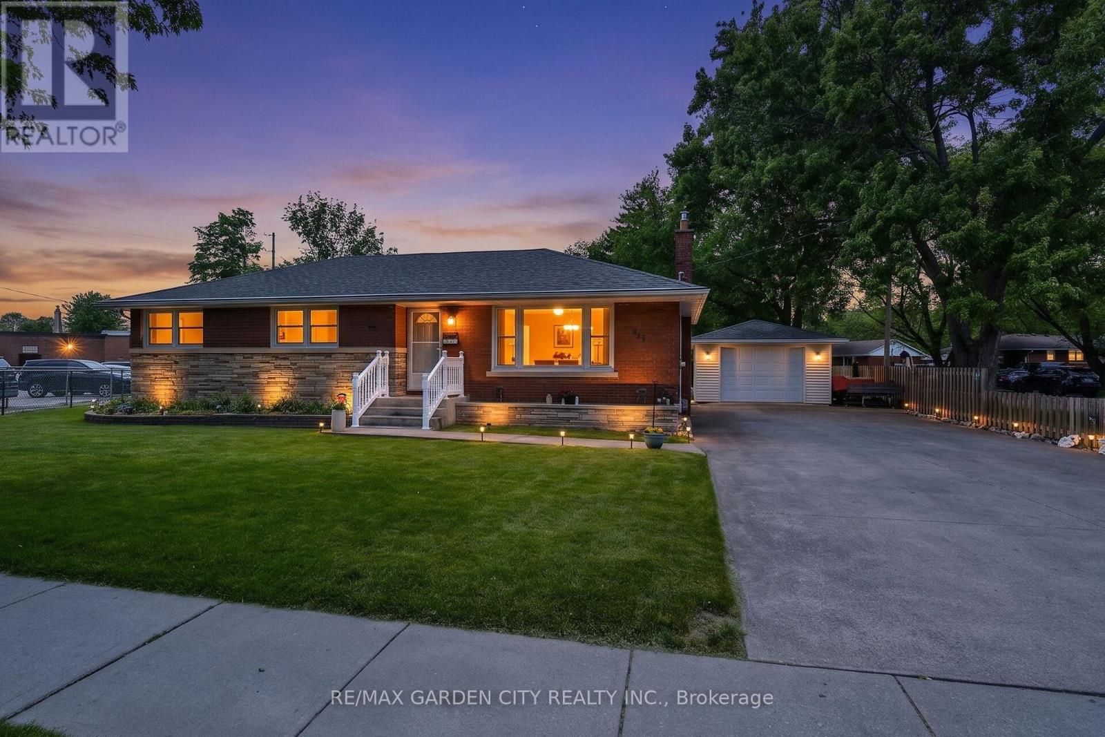 Detached at 519 BUNTING ROAD, St. Catharines (Bunting/Linwell)