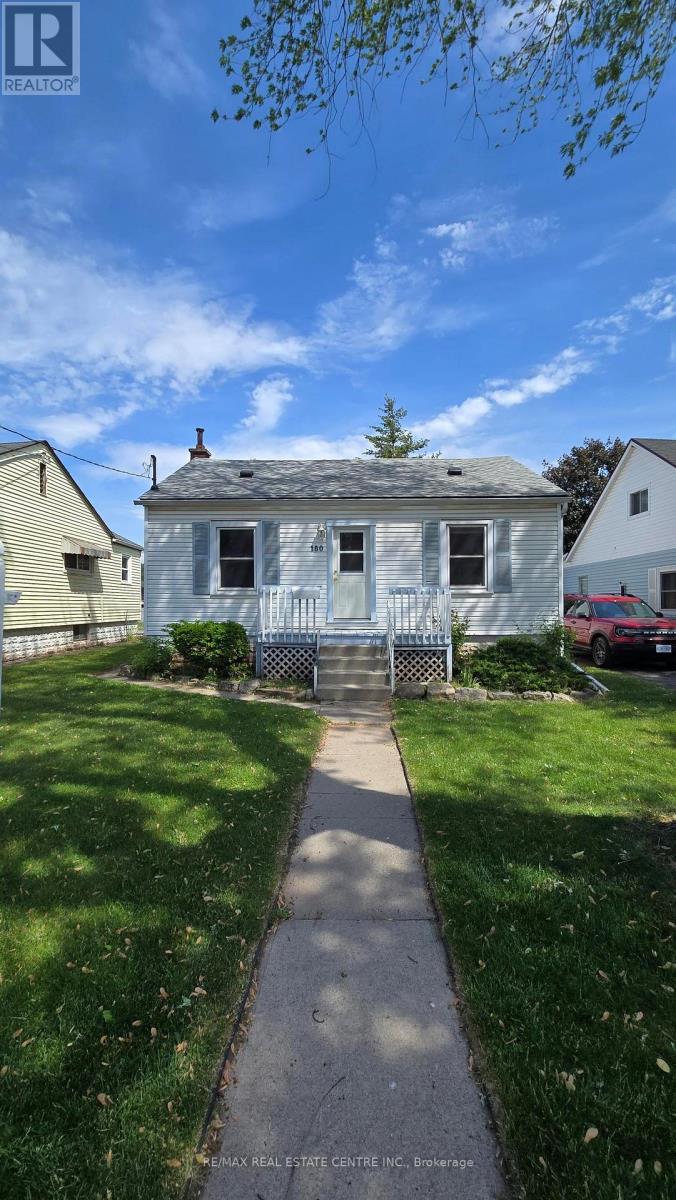 Detached at 180 OAK AVENUE, Hamilton