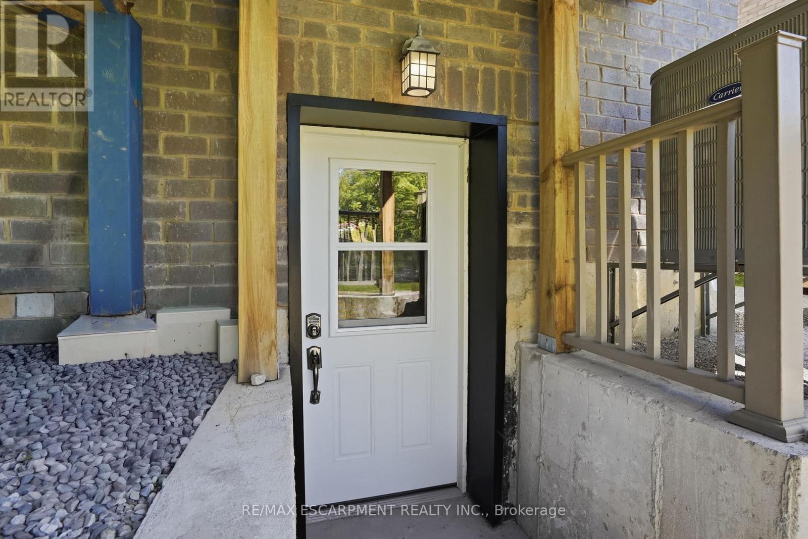 Detached at LOWER LEVEL - 43 FLEMING CRESCENT, Haldimand