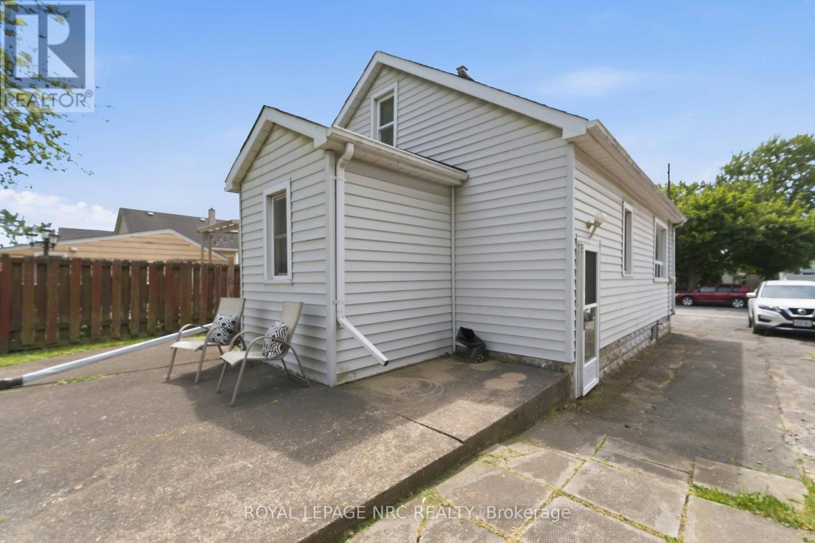 Detached at 144 MCALPINE AVENUE S, Welland