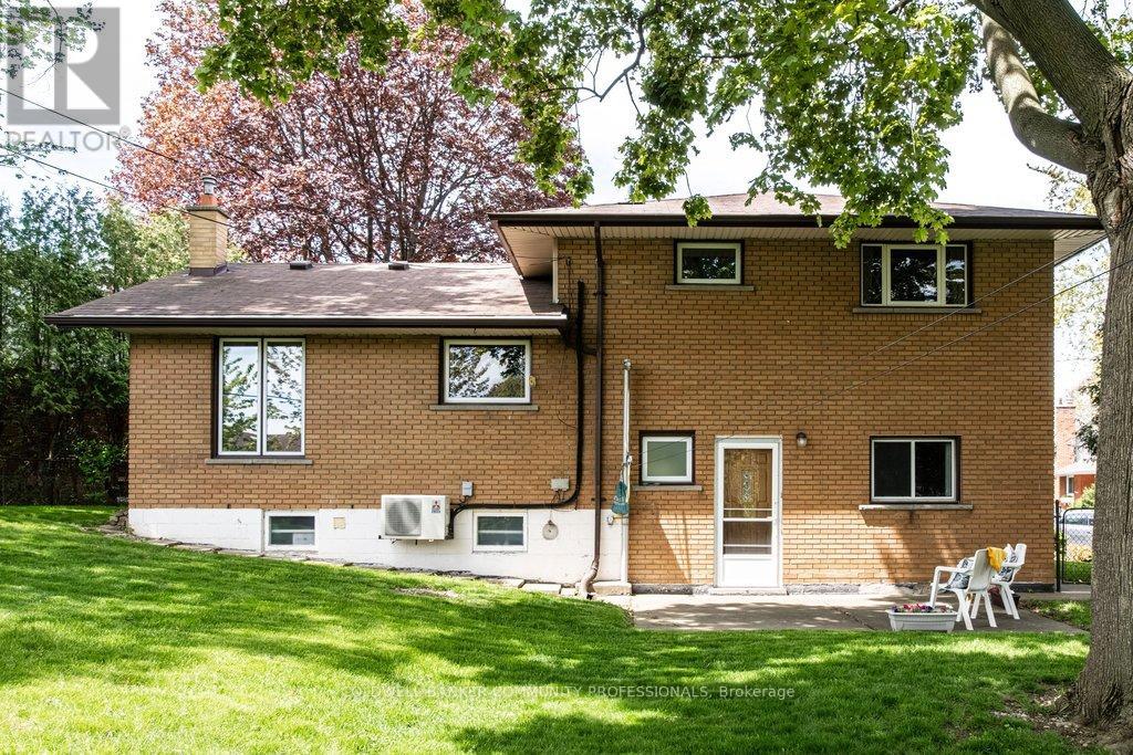 Detached at 23 KEEN COURT, Hamilton