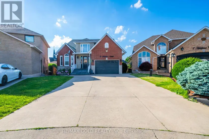 Detached at 3 HASKINS COURT, Hamilton
