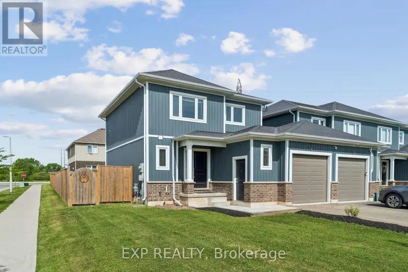 Townhouse at 4 VIGER DRIVE, Welland (Lincoln/Crowland)