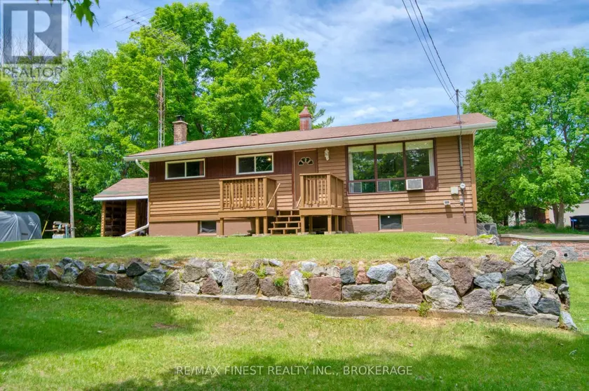 Detached at 1015A LEGION ROAD, Frontenac