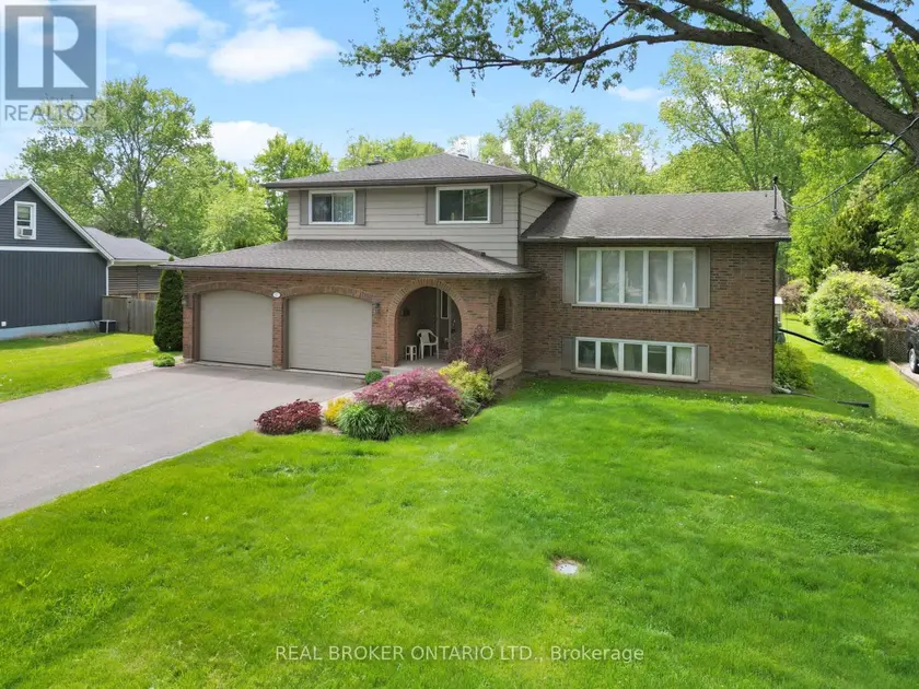 Detached at 17 MONTGOMERY ROAD, Welland
