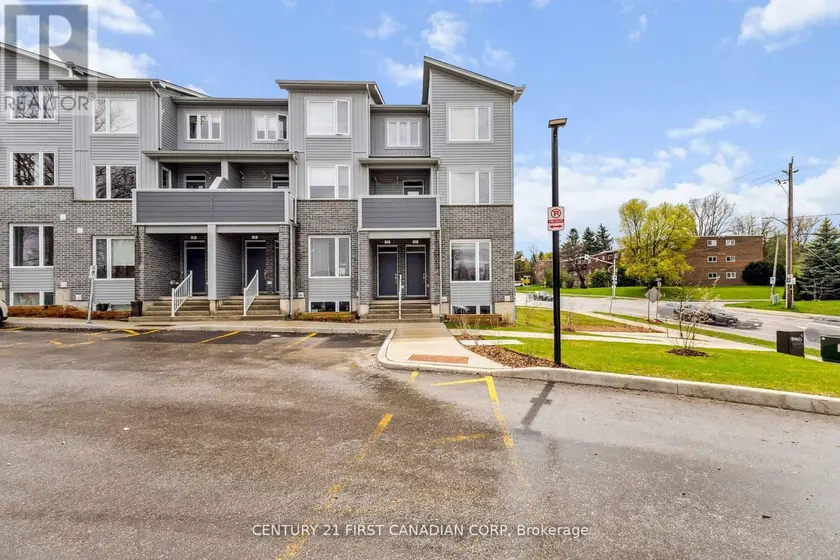 Townhouse at 21 - 990 DEVERON CRESCENT, London South