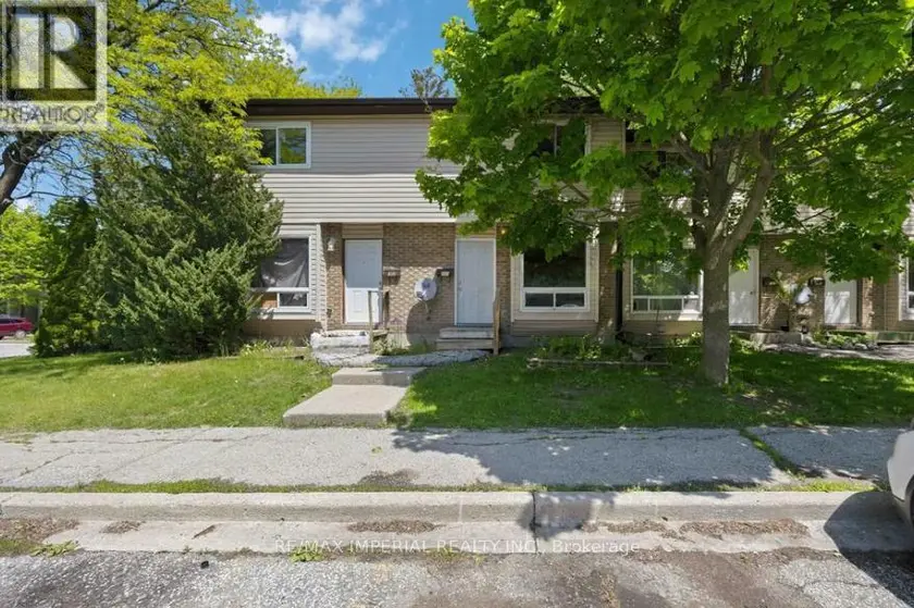 Townhouse at 301 - 42 HAMPTON AVENUE, Sarnia