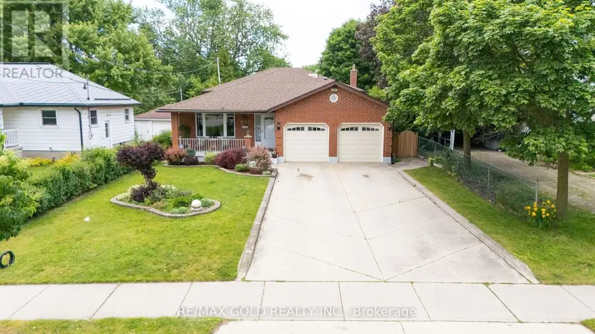 Detached at 935 WILLOW DRIVE, London South (South Y)