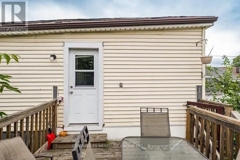 Detached at 1125 CANNON STREET E, Hamilton