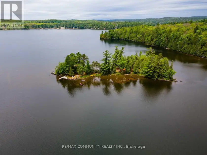Detached at 100 & 200 MARBLE LAKE ROAD, Frontenac