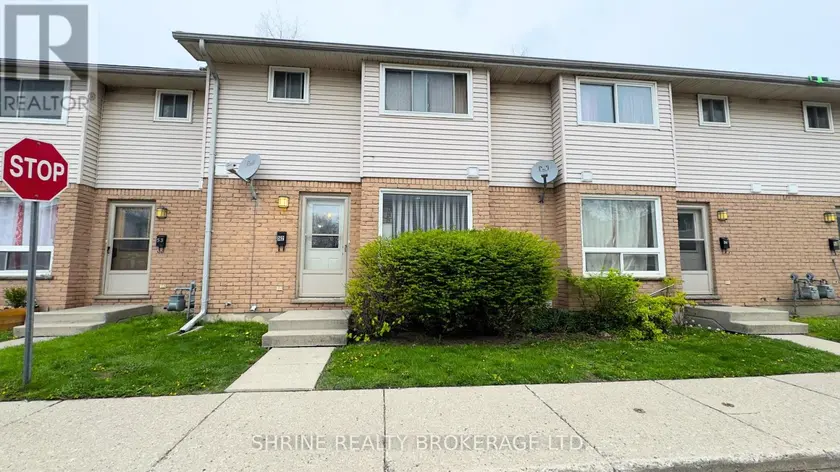 Townhouse at 52 - 550 SECOND STREET, London