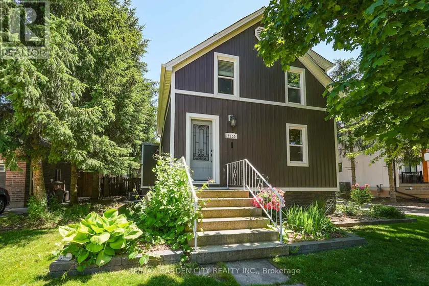 Detached at 3555 CAMPDEN ROAD, Lincoln