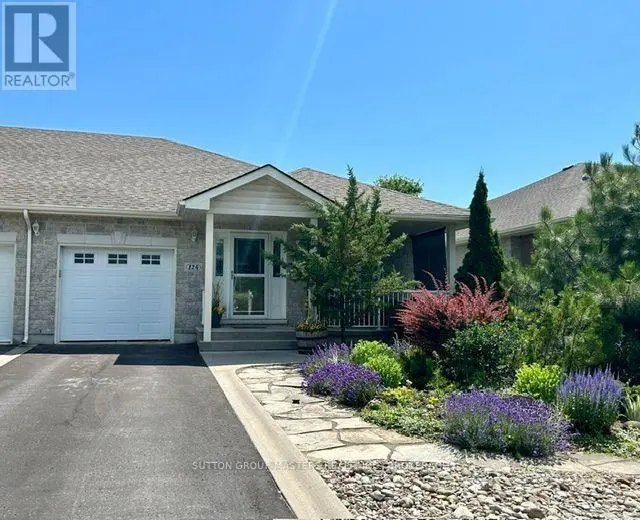 Semi-Detached/Link at 124 FARMSTEAD COURT, Kingston