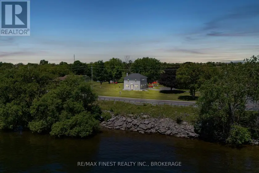Detached at 4669 BATH ROAD, Loyalist