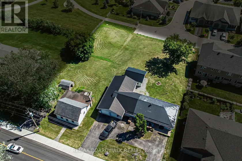 Detached at 303-307 DONALD B MUNRO DRIVE, Ottawa