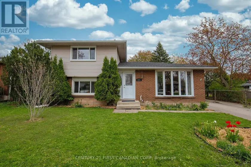 Detached at 808 DULANEY DRIVE, London