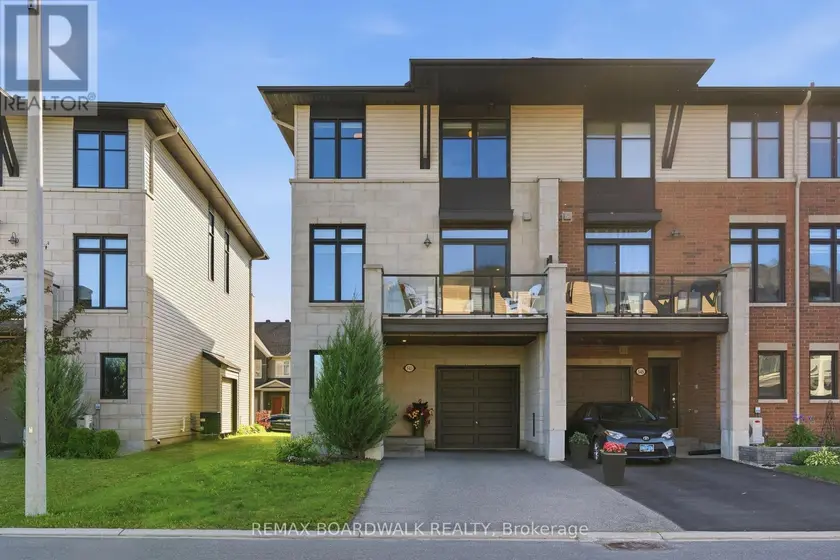 Townhouse at 543 LABRADOR CRESCENT, Ottawa