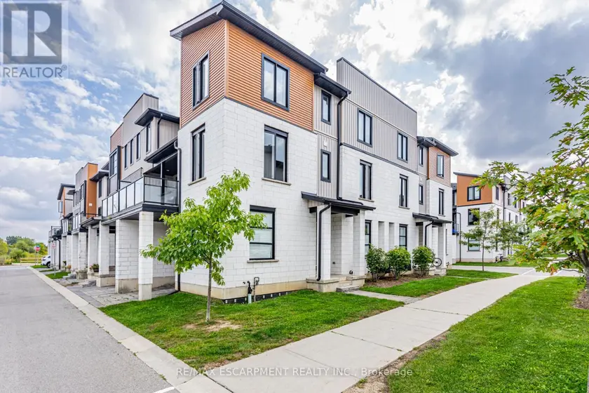 Townhouse at 941 MANHATTAN WAY, London
