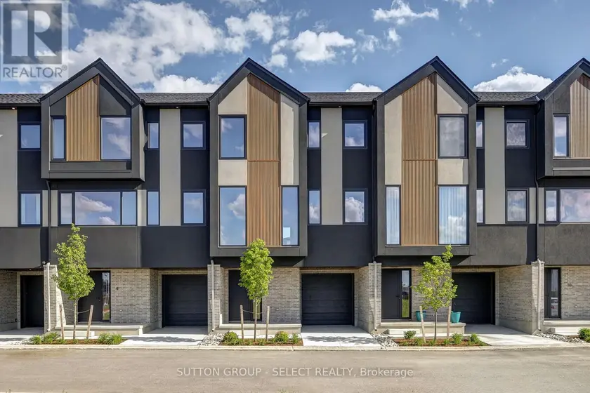 Townhouse at 4 - 3090 PETTY ROAD, London South
