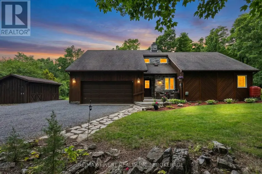 Detached at 3886 HOLMES ROAD, Frontenac