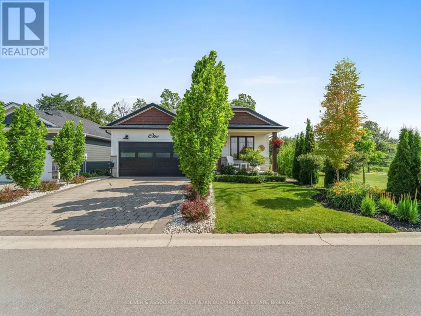 Detached at 1 CREEK SIDE PLACE, Lambton Shores