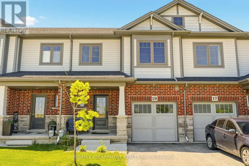 Townhouse at 19 SEVERINO CIRCLE, West Lincoln (Smithville)