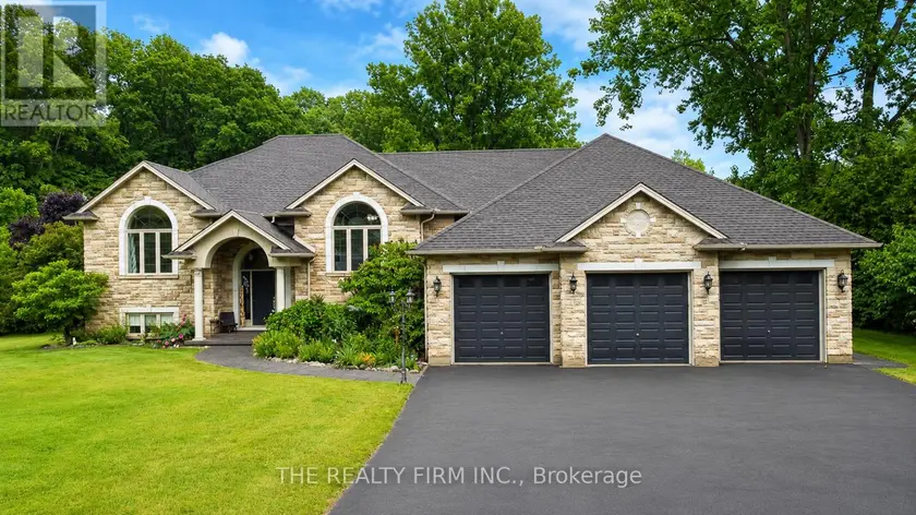 Detached at 24677 PIONEER LINE, West Elgin